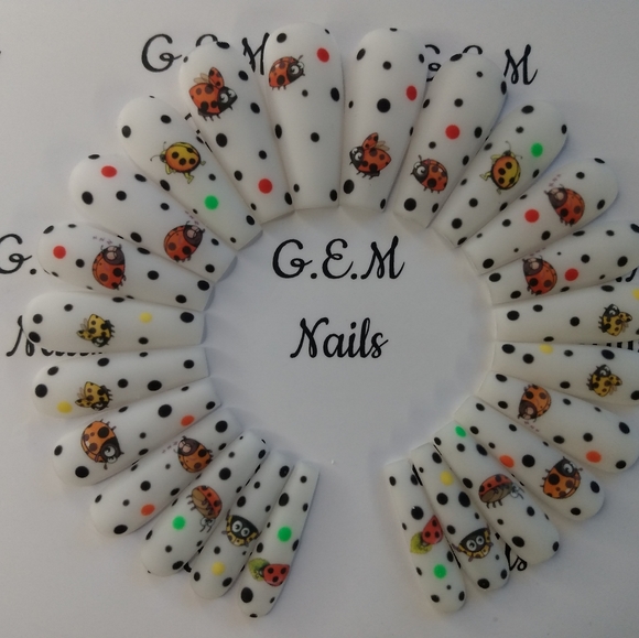 Press on nails (long coffin) - Picture 2 of 3